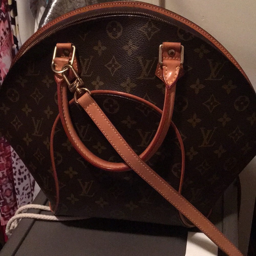 Antique Louis Vuitton Ellipse